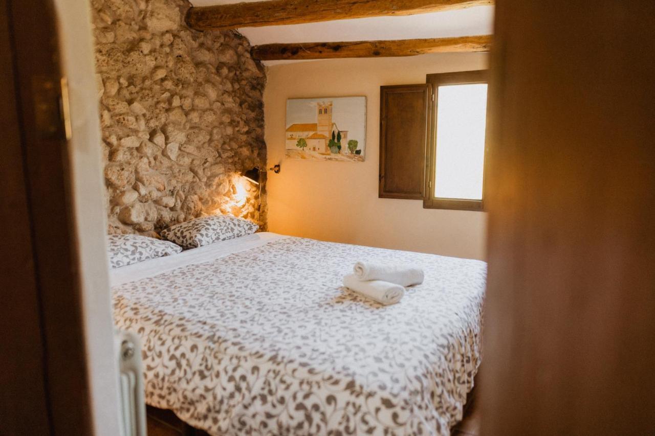 Cal Pau Cruset Vendégház Torrelles de Foix Kültér fotó