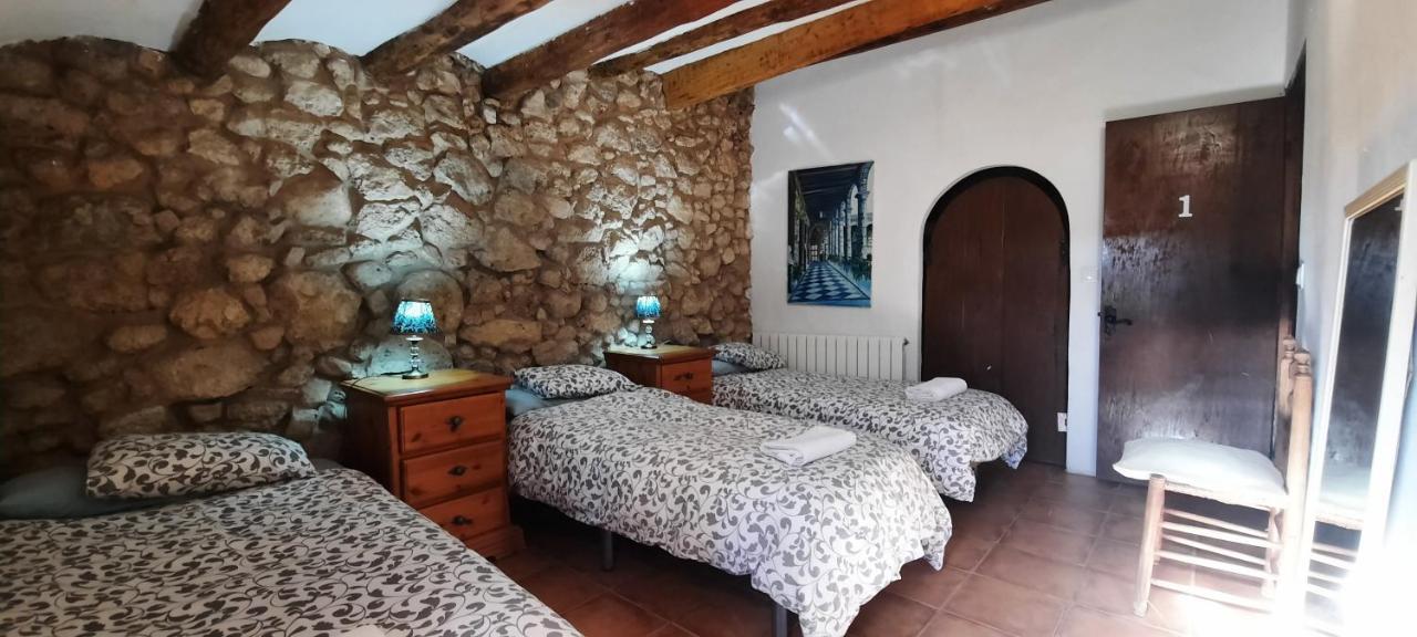 Cal Pau Cruset Vendégház Torrelles de Foix Kültér fotó